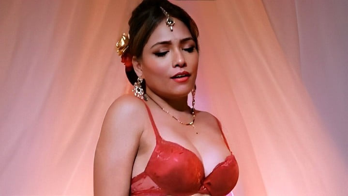 Mere Angane Mein Part 1 EP2 2025 Hindi Hot Web Series – ULLU