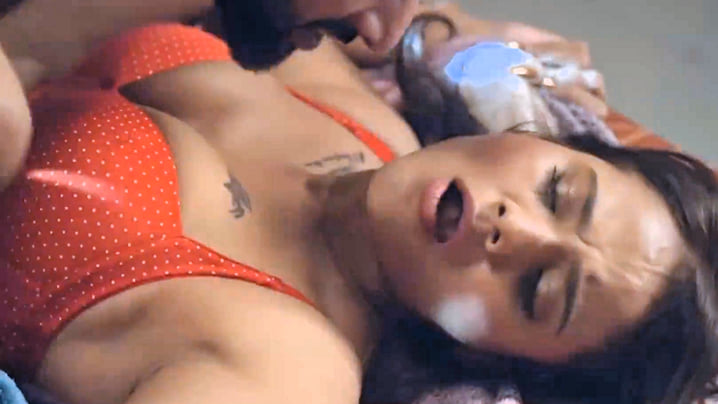 Besharam EP2 Hot Hindi Web Series – Makhan