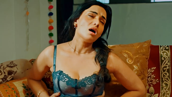 Kundi Mat Khadkao Raja Part 1 EP4 Hot Hindi Web Series – ULLU