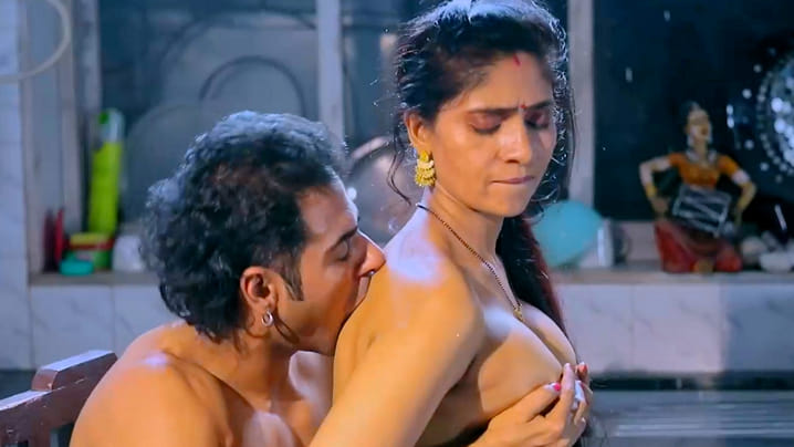 Adla Badli EP2 Hot Hindi Web Series – TeFlix