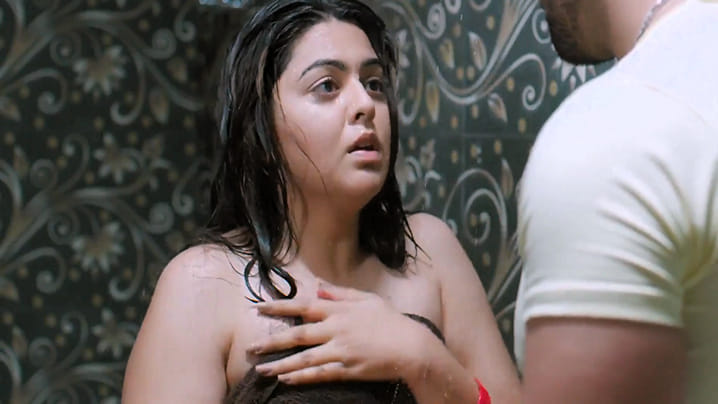 Navina Bole Seducing In Sexy Bra